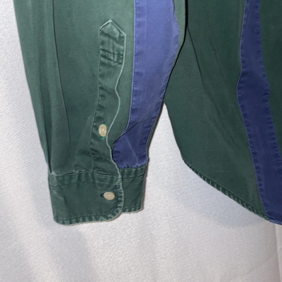 VGT Color block Tommy Hilfiger 100% cotton button-down. Size large - Picture 8 of 8